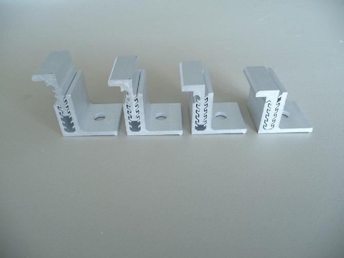 UNIVERSAL END CLAMP FOR SOLAR PANEL MOUNTING